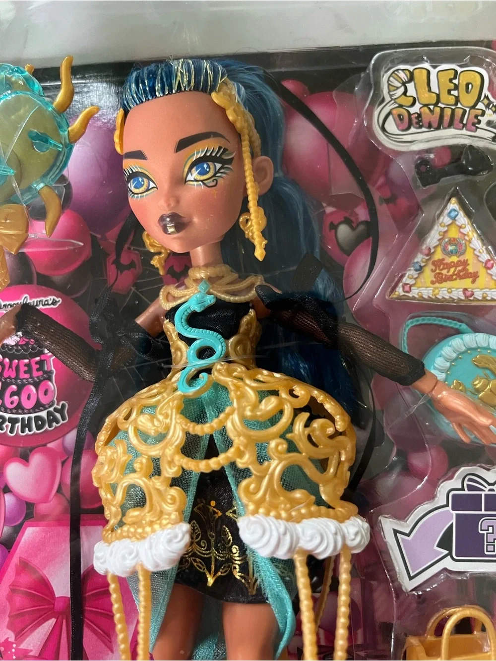 monster high Cleo de Nile Doll - Teal, Gold & Black